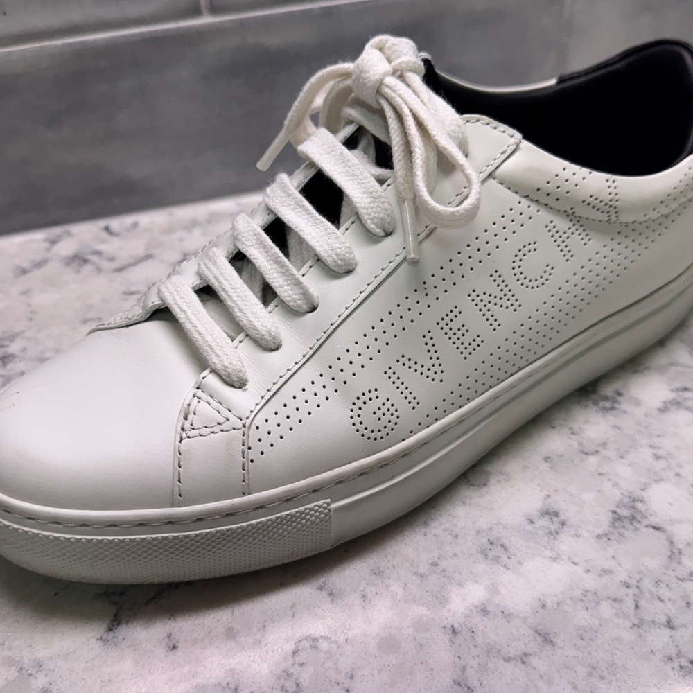 Givenchy Women’s Perforated Urban Street CLassic Calf Leather White SZ 7 🔥🔥🔥 - Picture 7 of 12